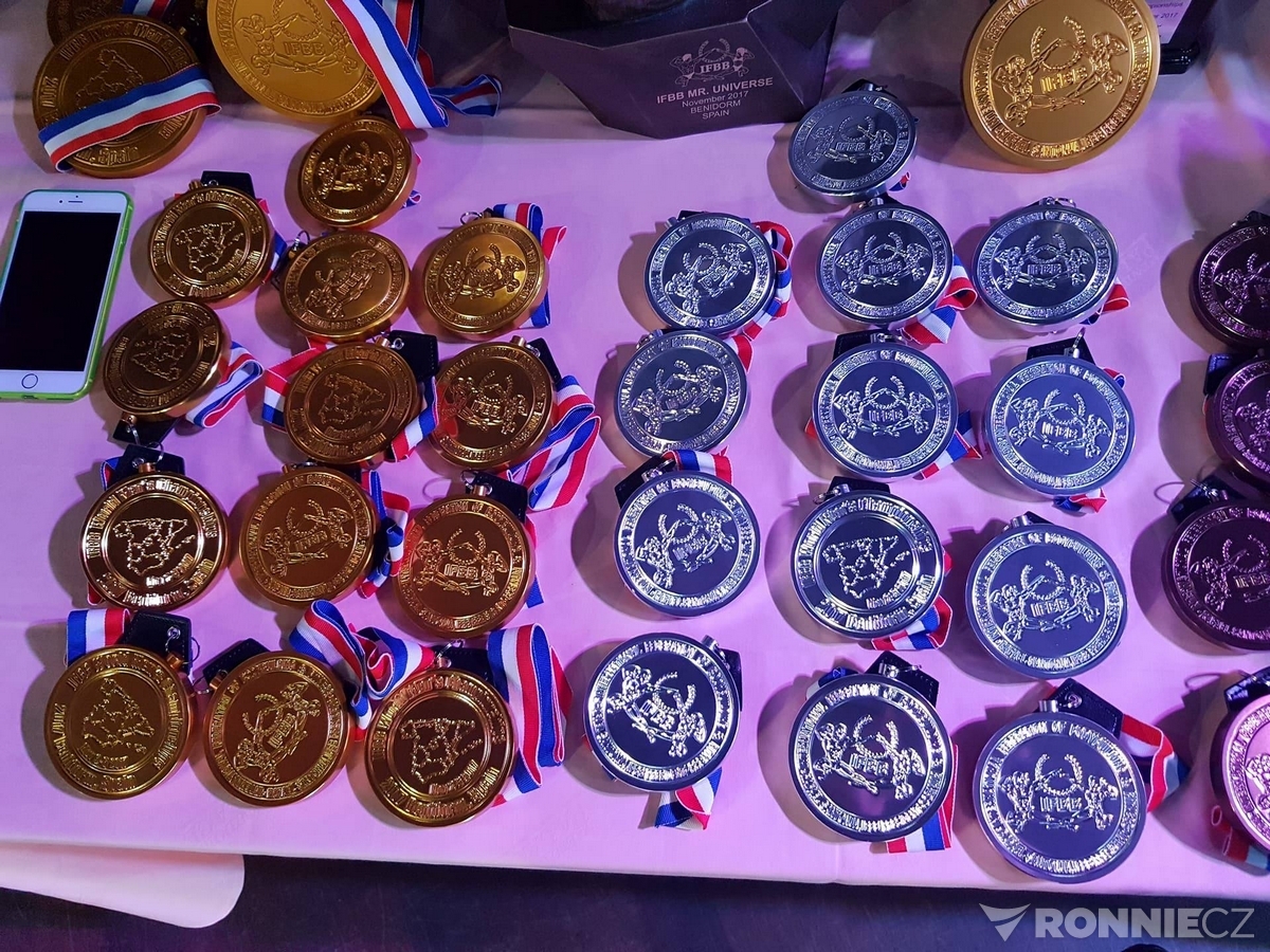 Trofeje pro ��astn�ky Mistrovstv� sv�ta mu�� 2017��