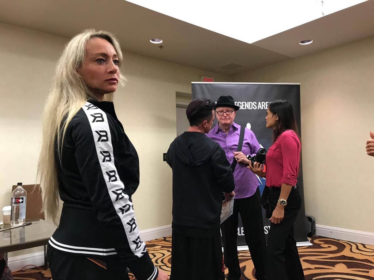 Margita Z�molov�, Jon Lindsay (zakladatel spole�nosti Musclecontest.com)�