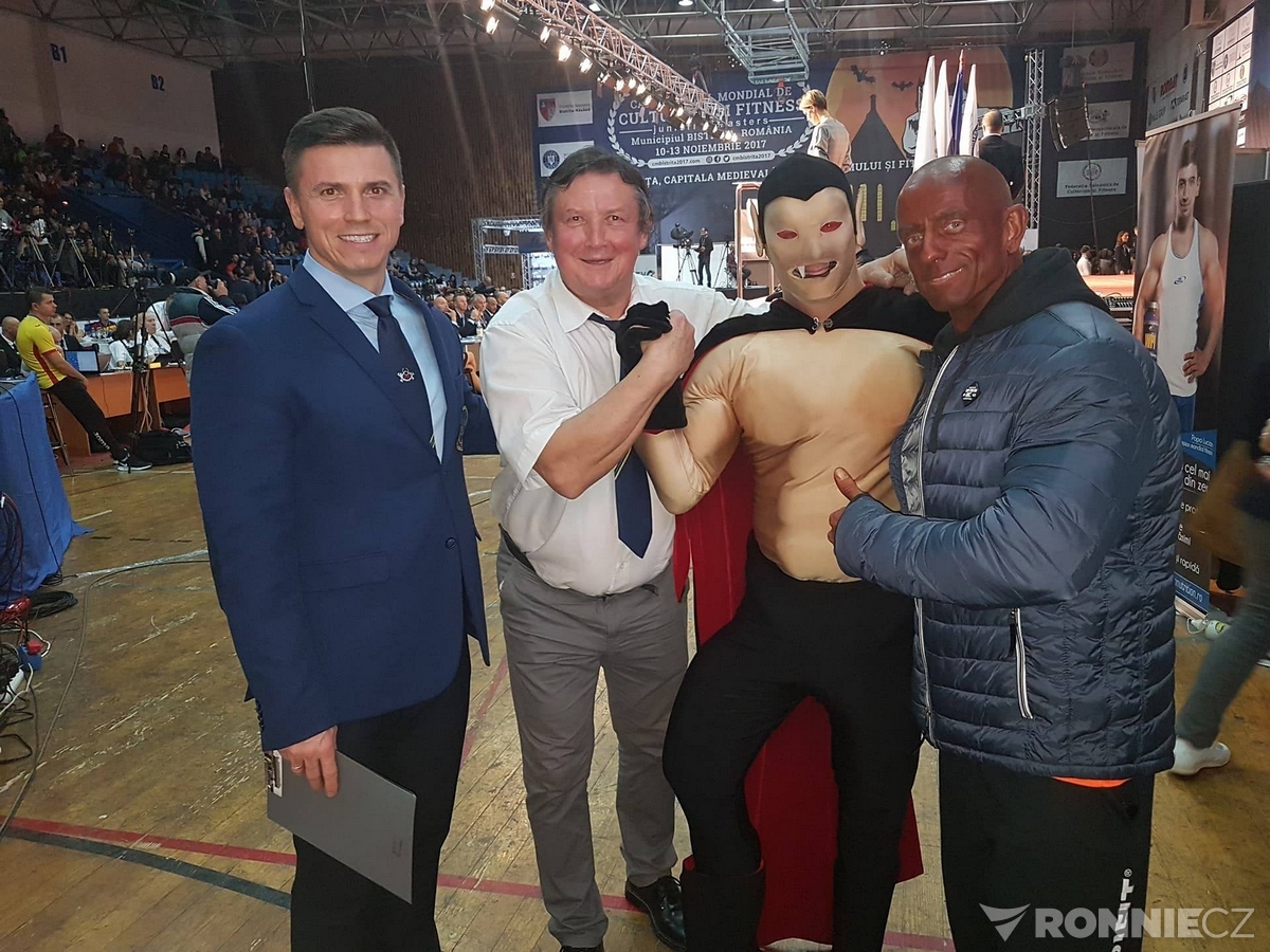 Vja�eslav Vinogradov a dr�kula, maskot �ampion�tu