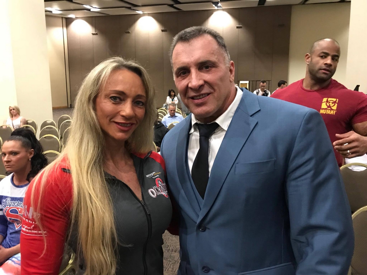 Margita Z�molov�, Milo� �ar�ev (v pozad� Manuel Romero)�