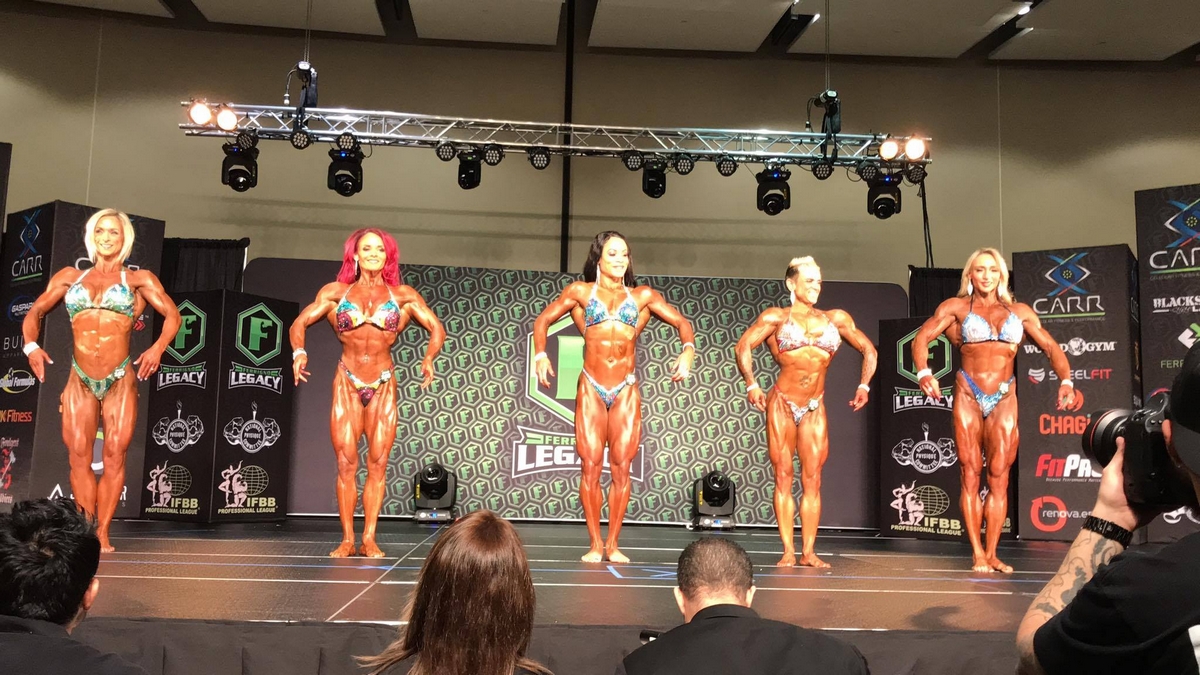 Lise Thexton, Carmen Tochenick, Shelly White, Trish Wood, Margita Z�molovᠠ