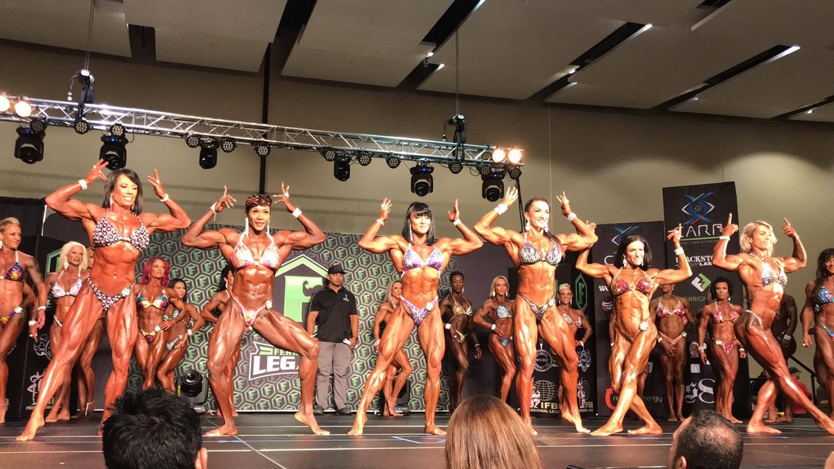 Melissa Pearo, Antoinette Downie, Priscila Cavilha, Valentina Mishina, Tannaz Malekzadeh, Amanda Smith