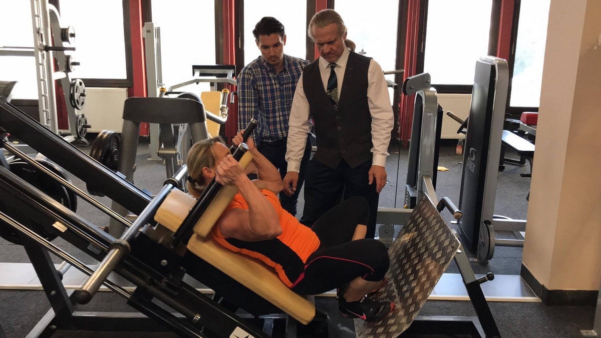 Margita Z�molov�, Tom Platz��