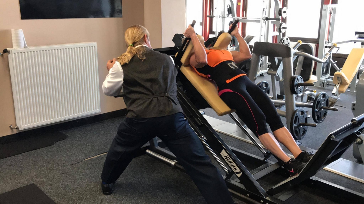 Margita Z�molov�, Tom Platz��