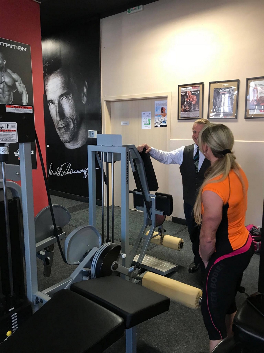 �Margita Z�molov�, Tom Platz�