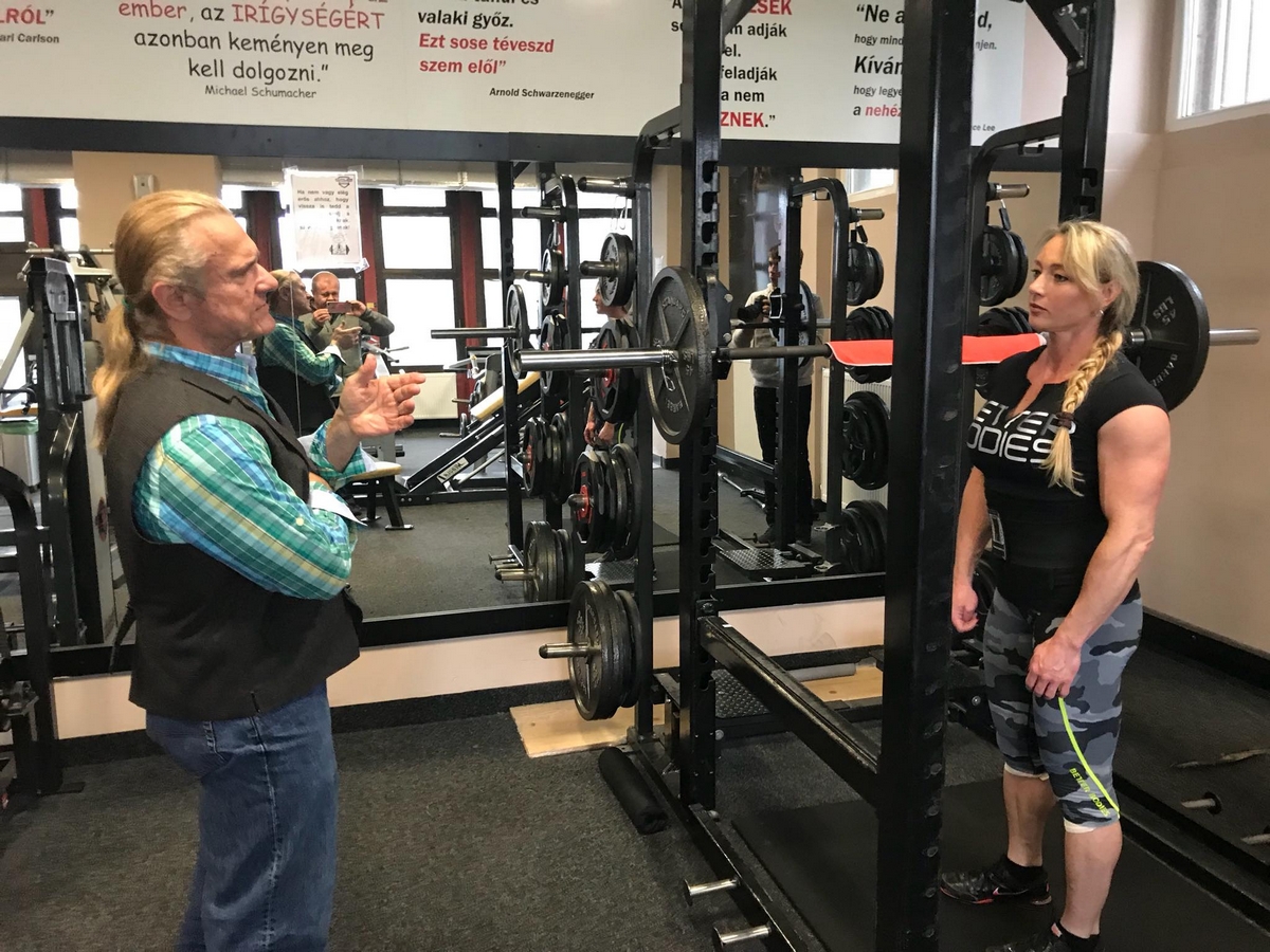 �Margita Z�molov�, Tom Platz��