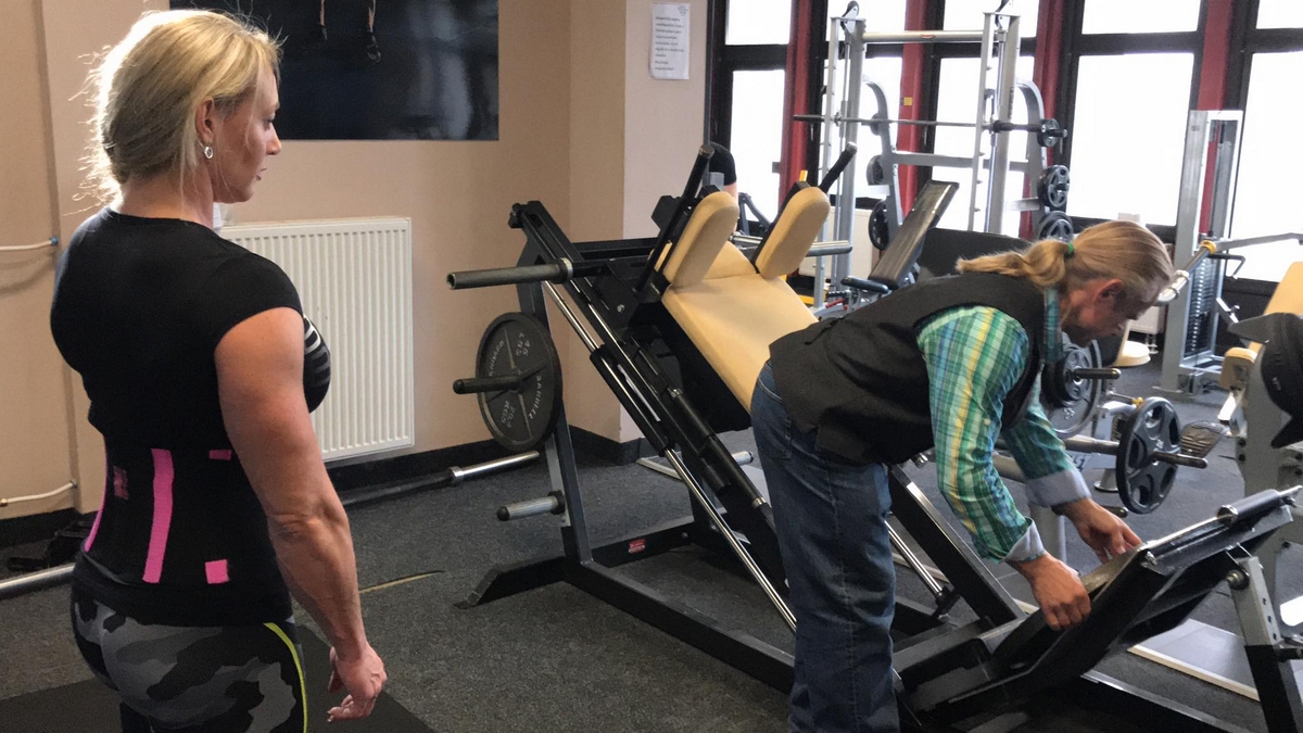 �Margita Z�molov�, Tom Platz��