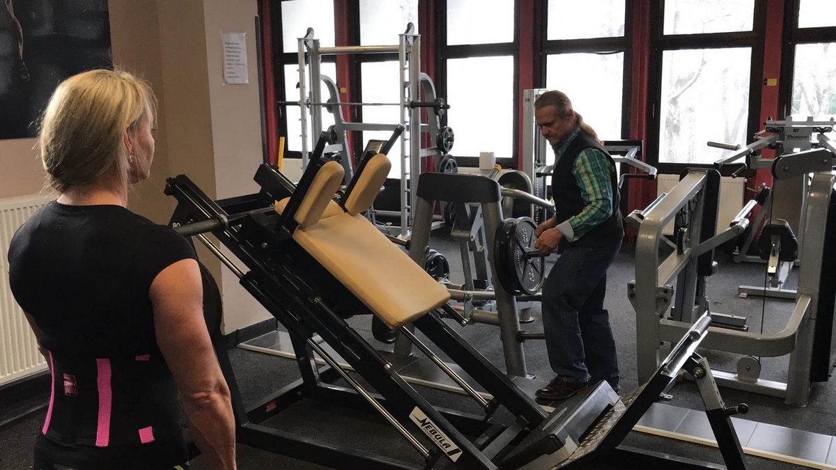 �Margita Z�molov�, Tom Platz��