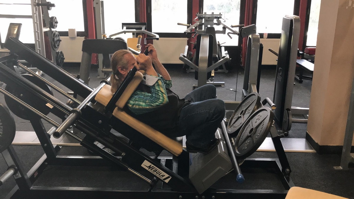 Tom Platz��