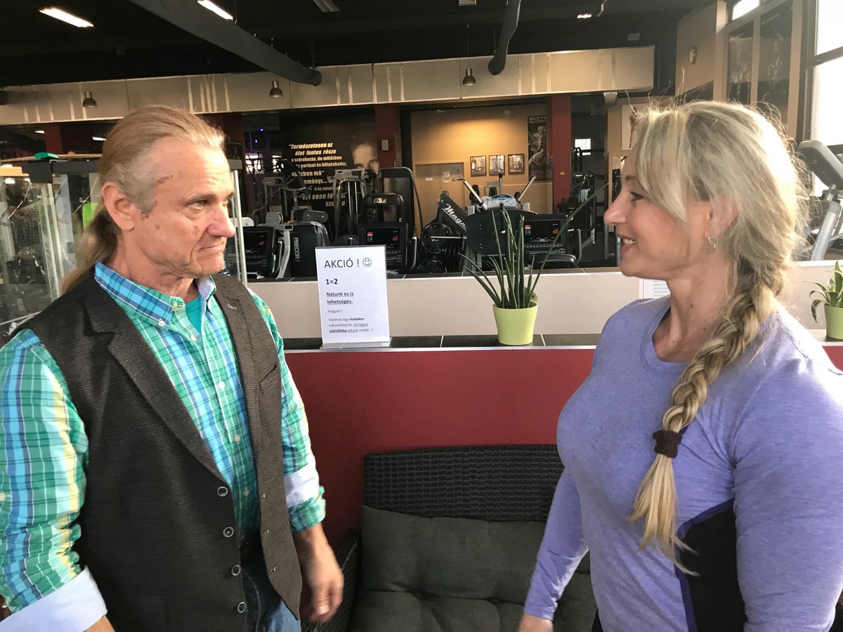 ��Margita Z�molov�, Tom Platz�