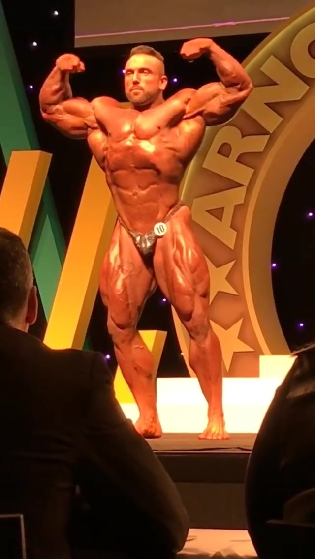 Luke Sandoe��