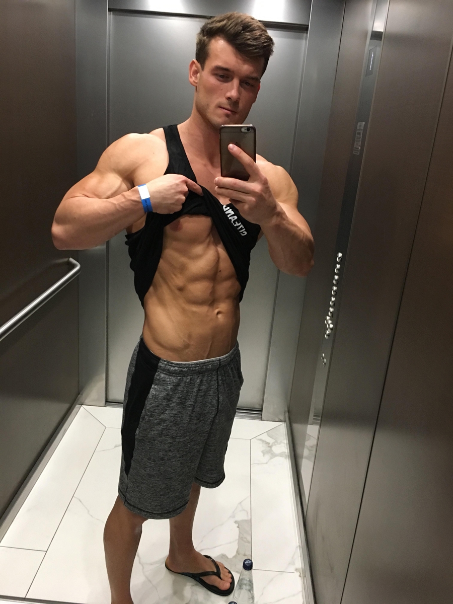 Michal Komosn��