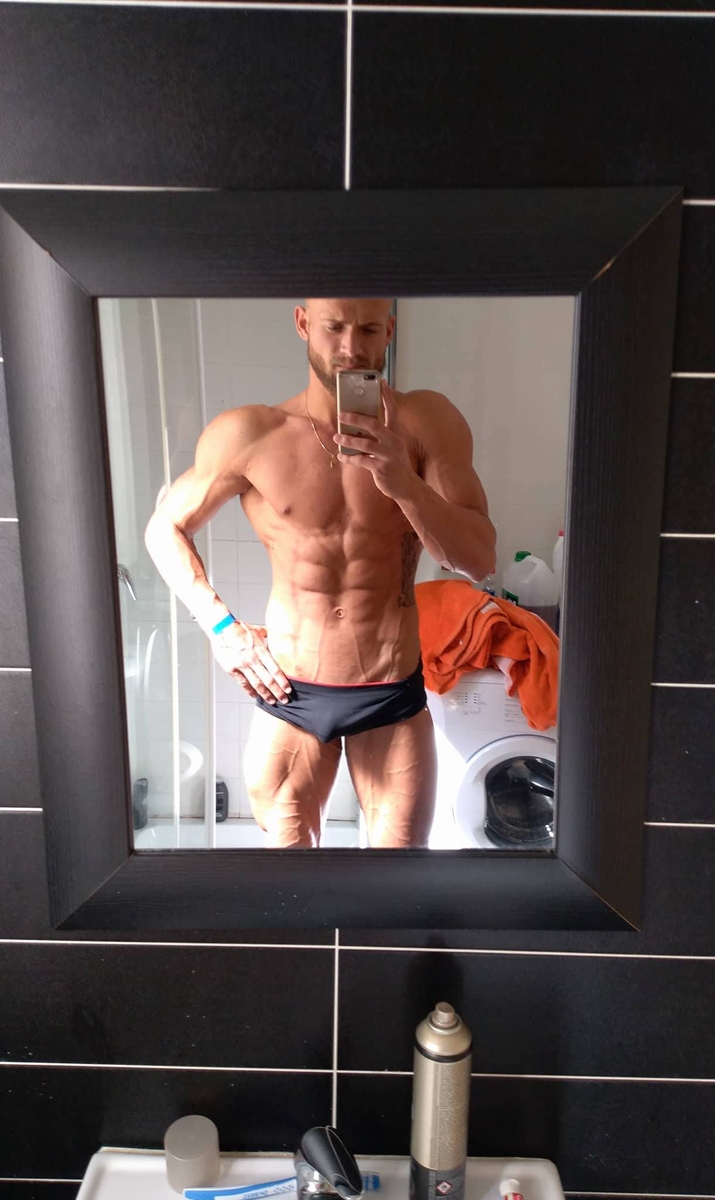 Anton�n Moravec�
