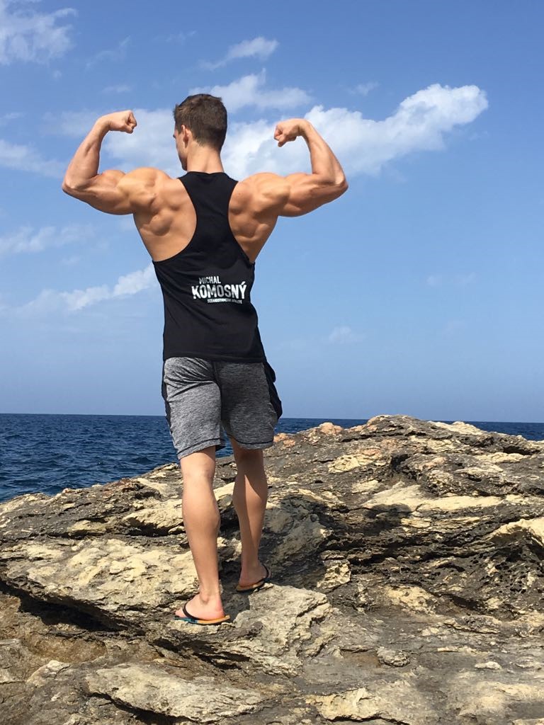 �Michal Komosn��