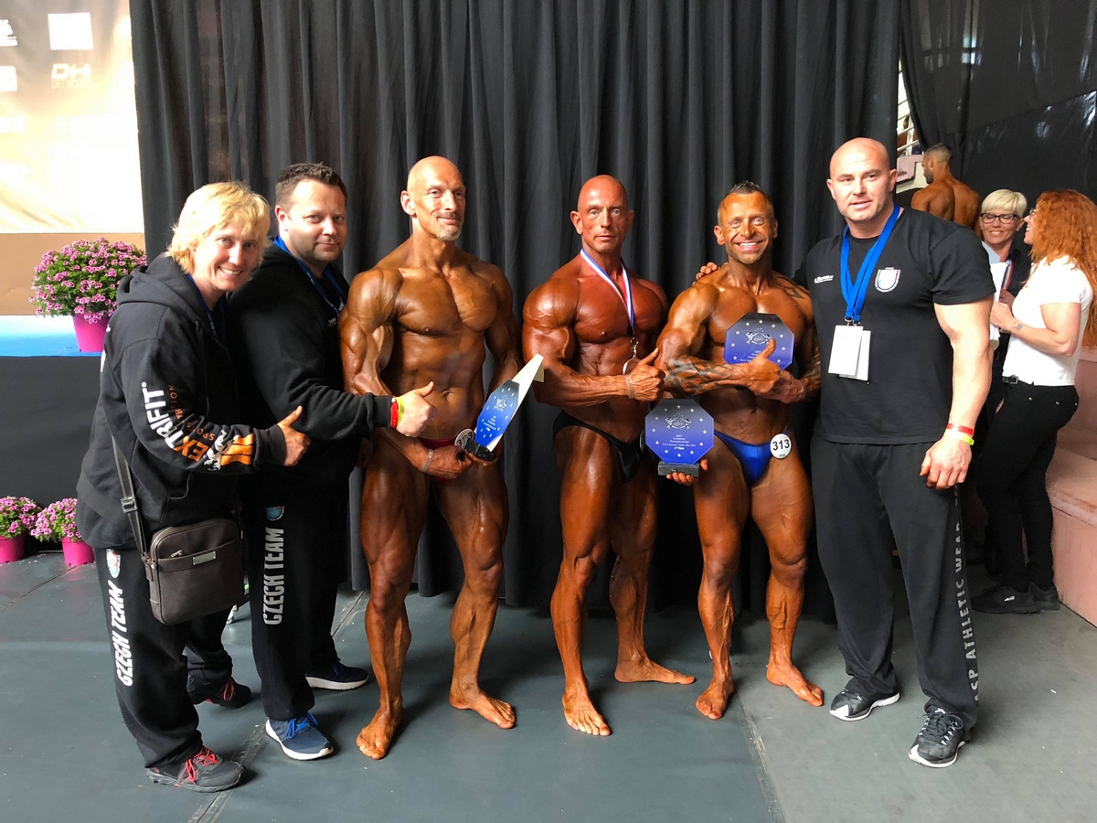 Zdena Raz�mov�, Martin Novotn�, Bohuslav Kraj��ek, Pavel Forman, V�t�zslav Janda, Tom� Bure��(foto: Martin Dvoro���k)���