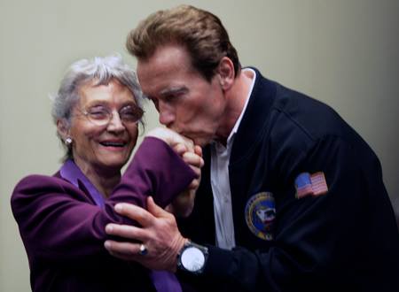 Doris Barrilleaux a Arnold Schwarzenegger v roce 2011��