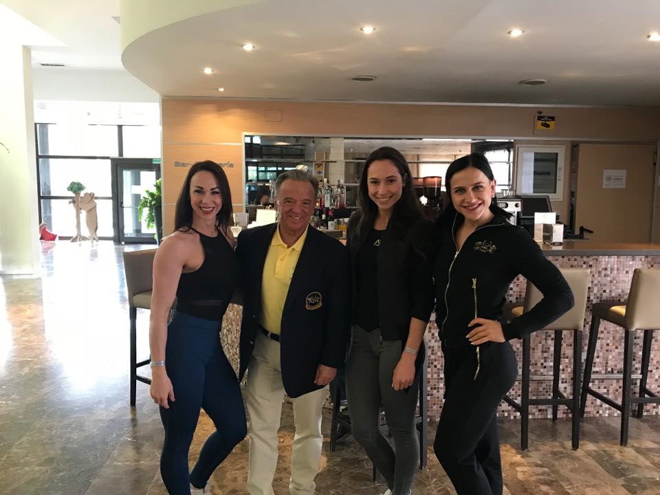 �esk� z�vodnice a prezident mezin�rodn� federace IFBB Rafael Santonja�