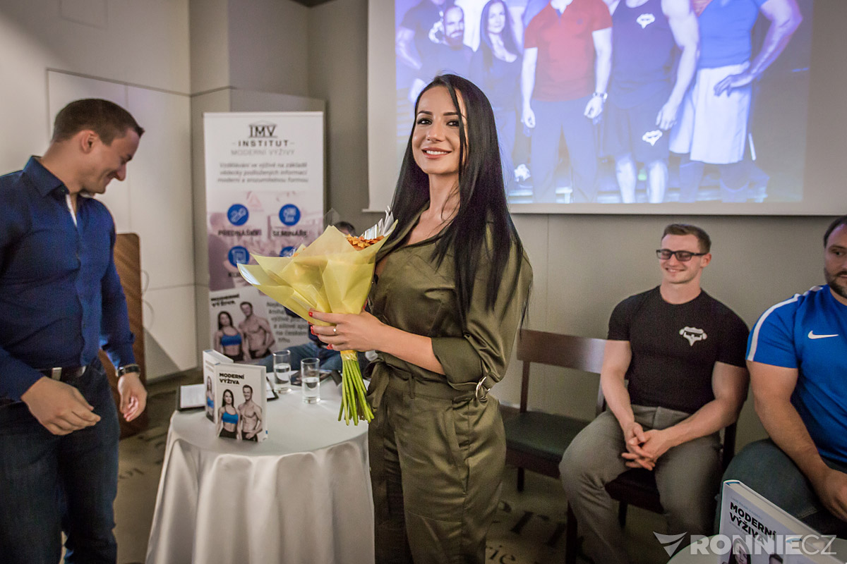 K�est knihy Modern� v��iva ve fitness a silov�ch sportech