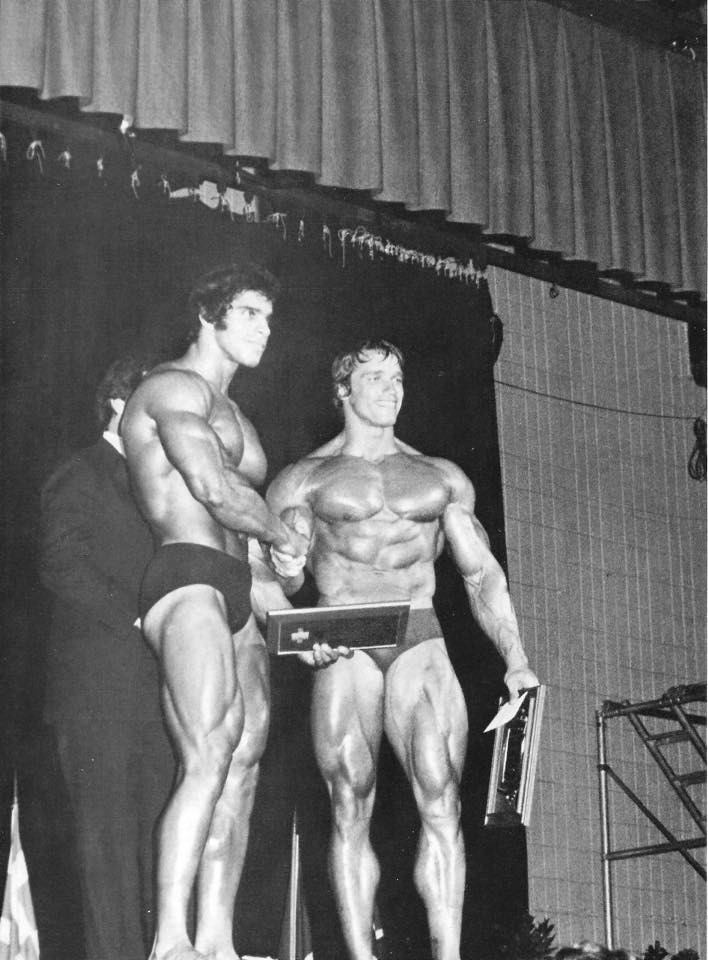 Lou Ferrigno a Arnold Schwarzenegger na Mr. Olympia 1974