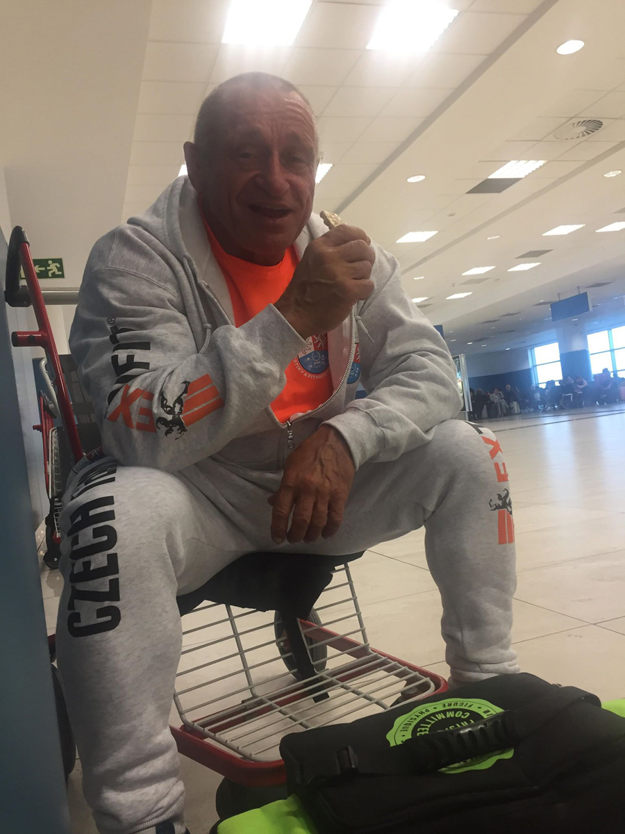Milo� Pavl��