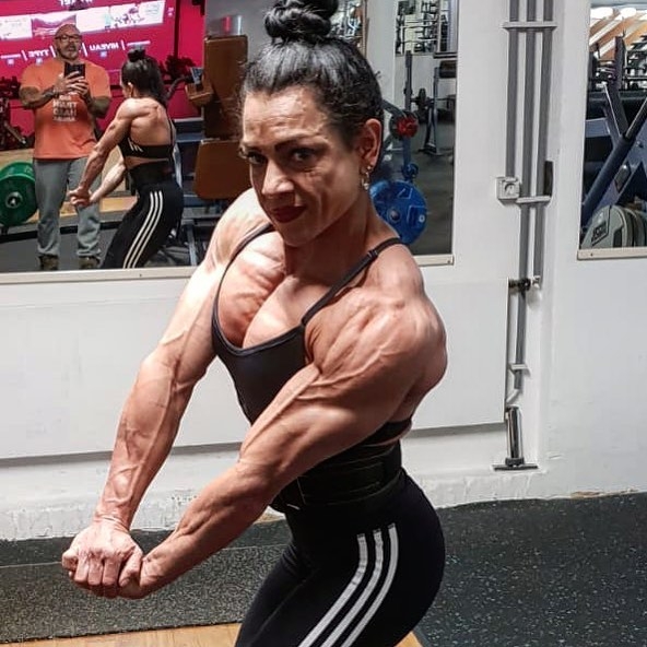 �Mirea Henriquez