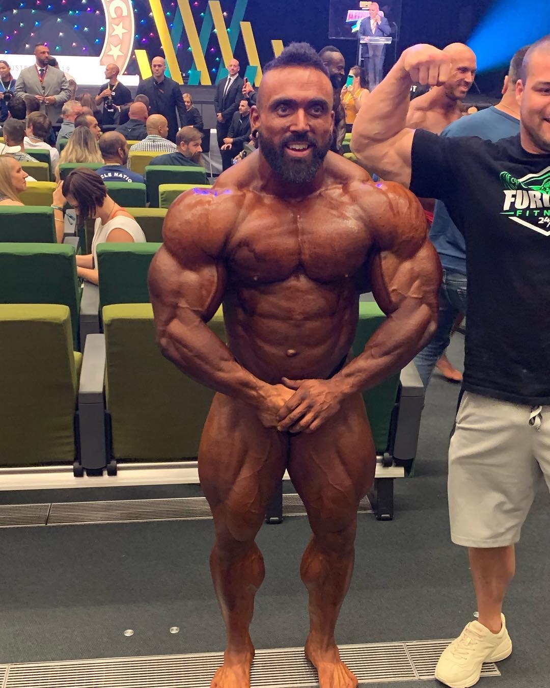 Luke Sandoe�