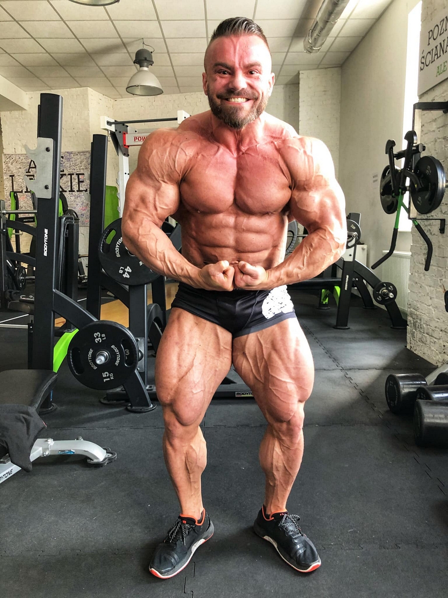 Karol Ma�ecki