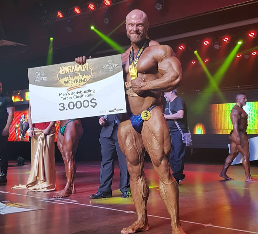 James Hollingshead�