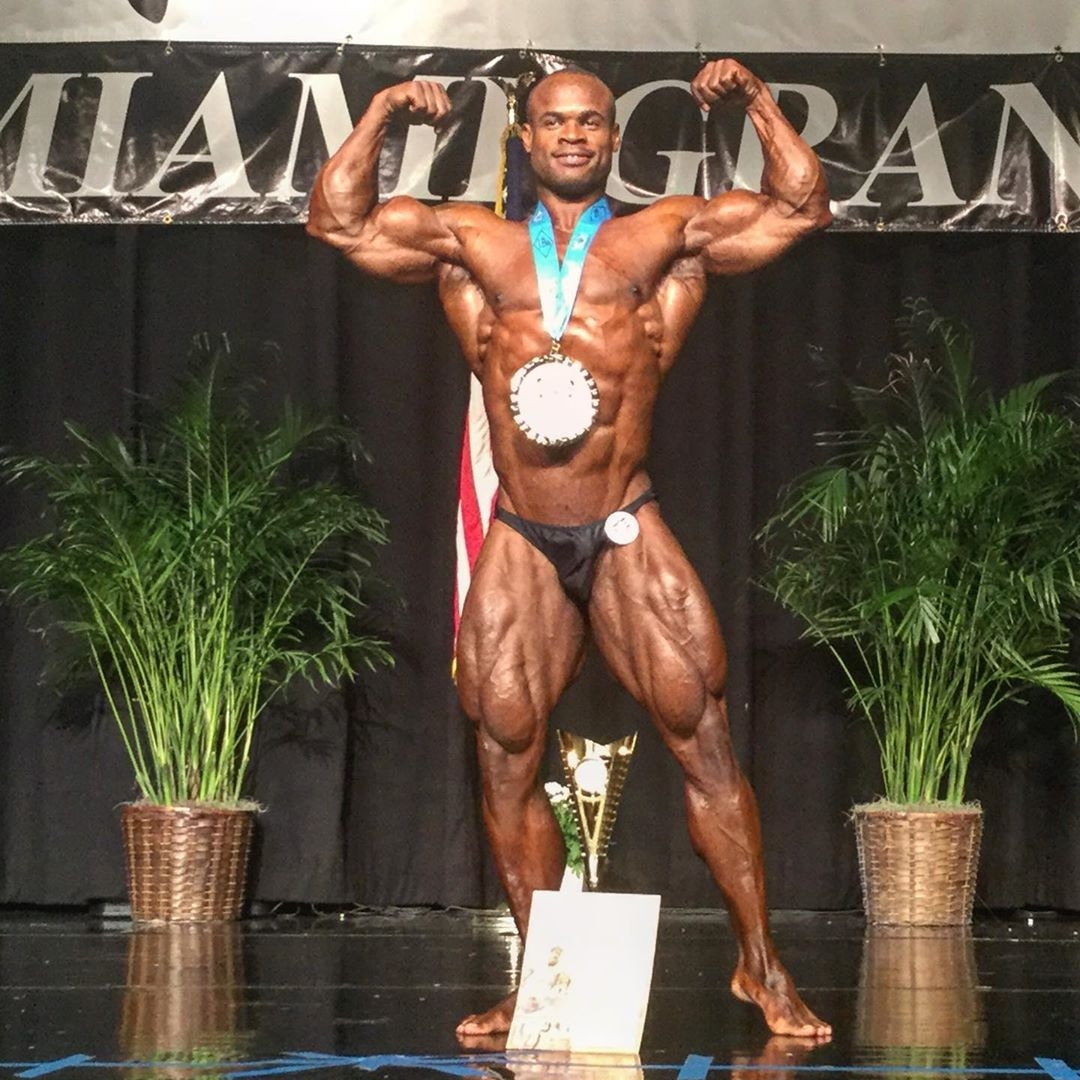 Yonatan De Leon�