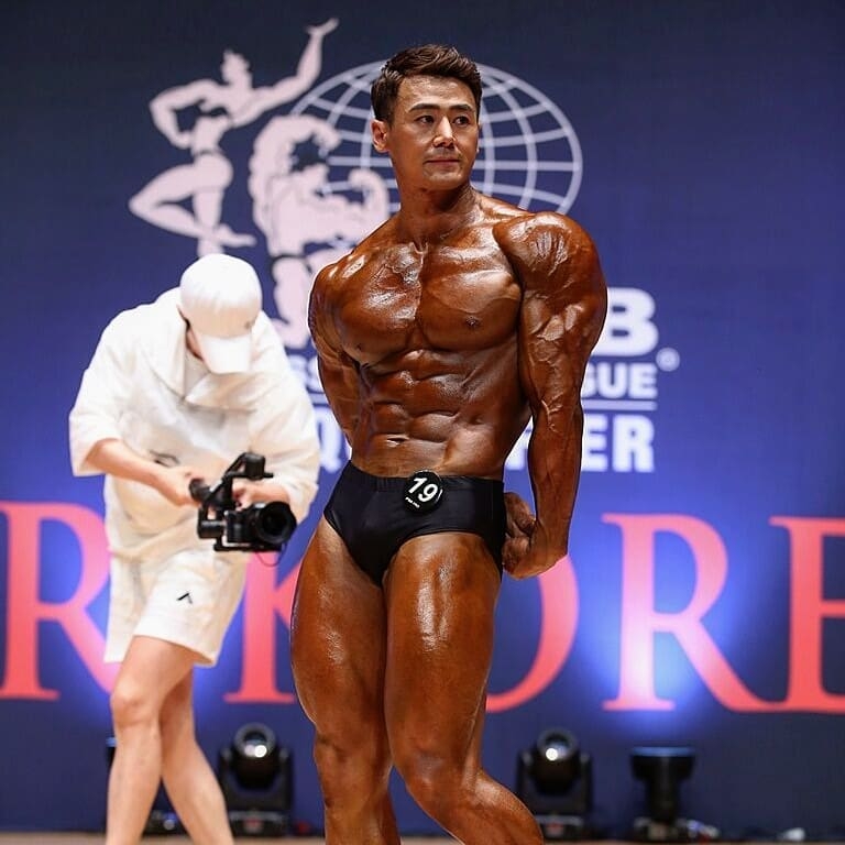 Sung Jin Kang�
