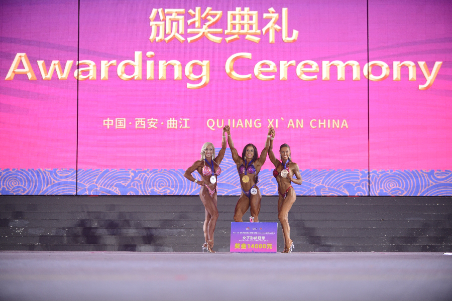 Megan Sandiarta, Tereza Linhartov�, Marte Lian�