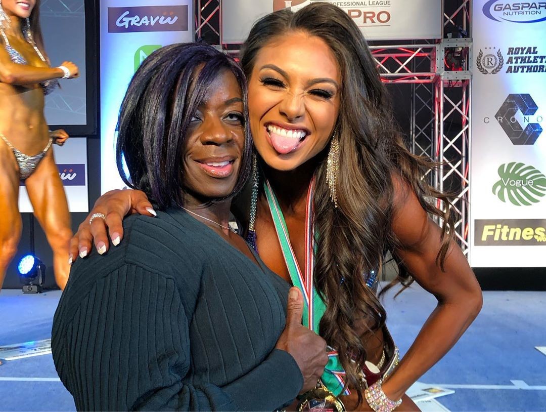Iris Kyle, Janet Layug�