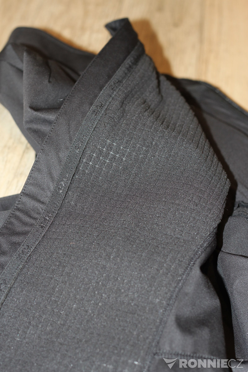 D�msk� bunda 2XU Wind Defence