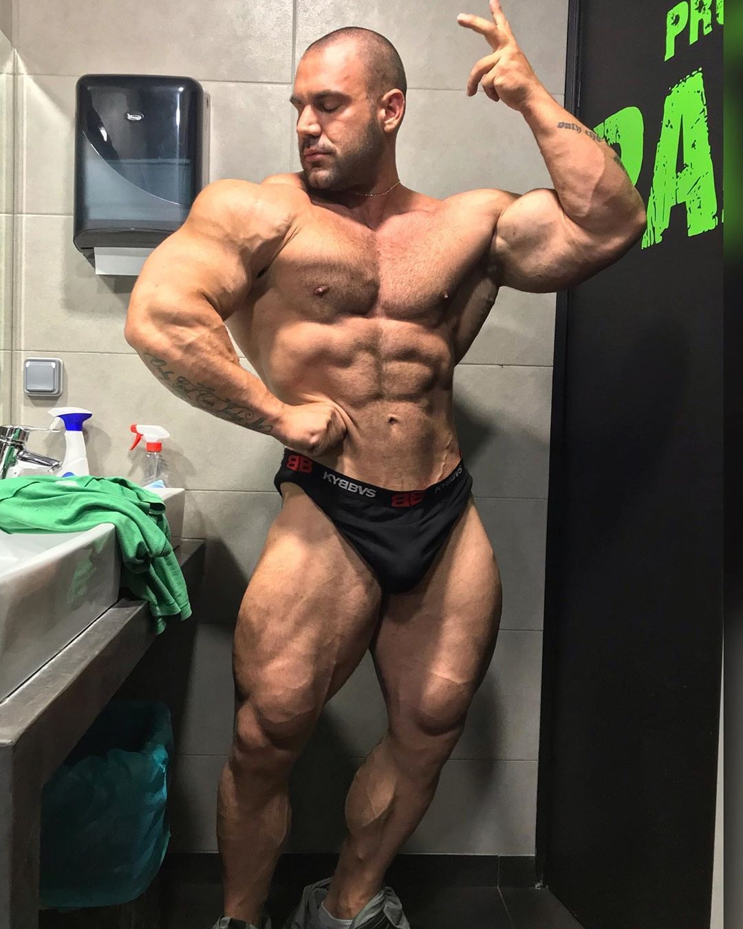 Chris Pistolas 20 t�dn� p�ed Wings of Strength Romania Muscle Fest Pro 2020