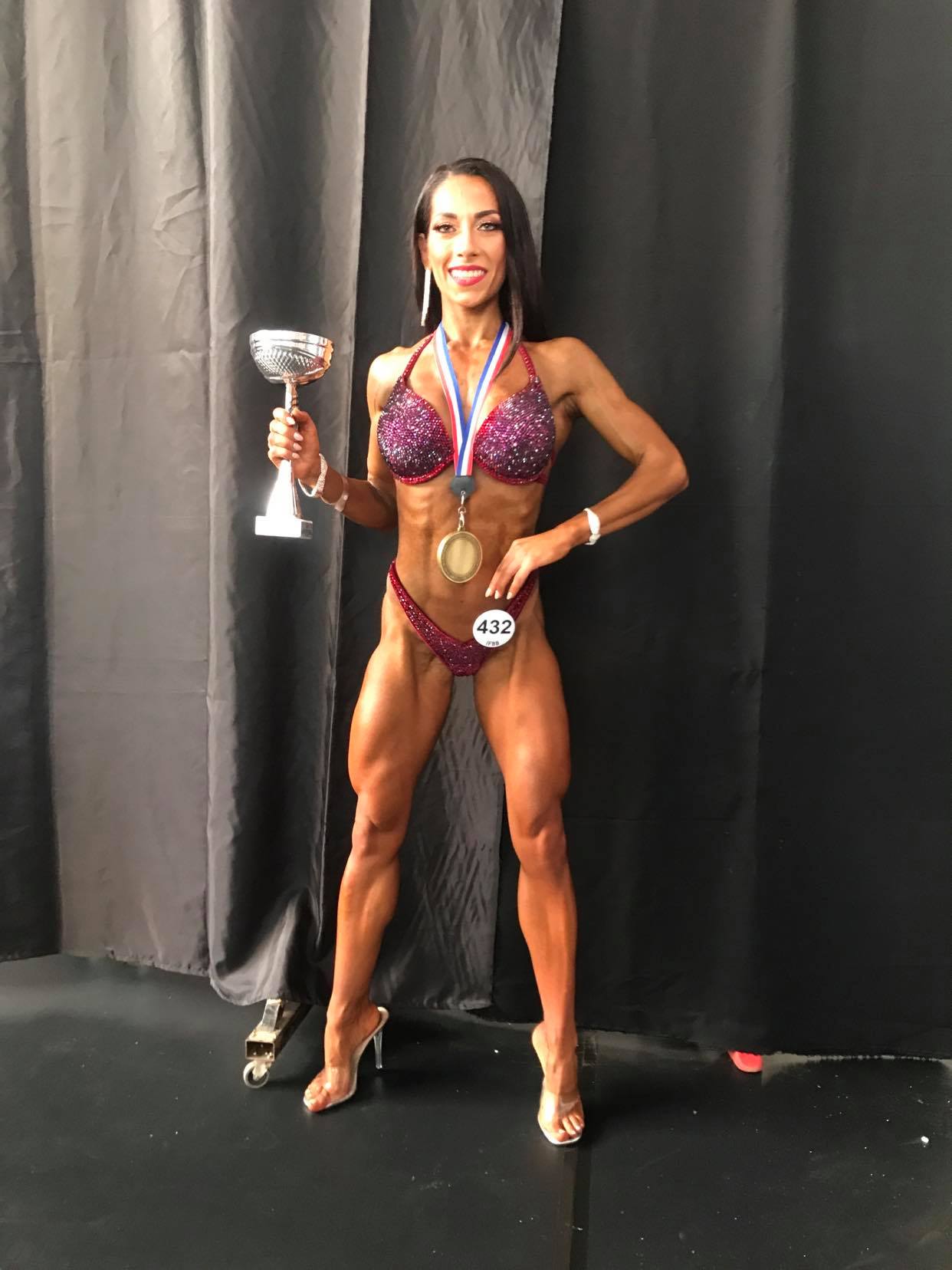 �J�lia Karov�