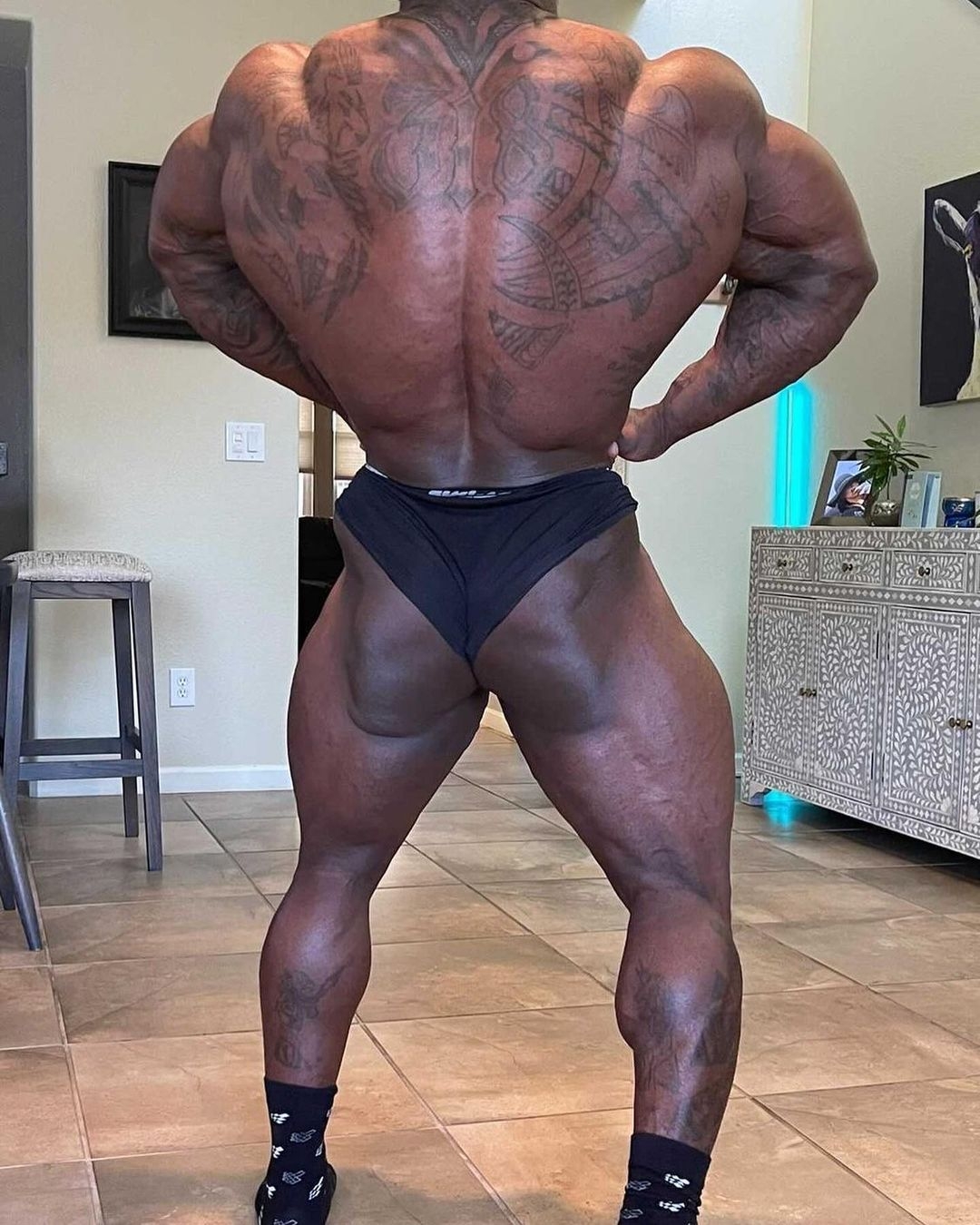 Tonio Burton