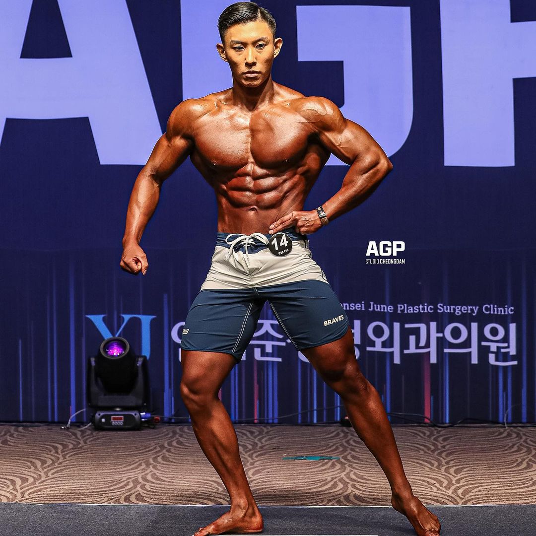 Yujin Lee�
