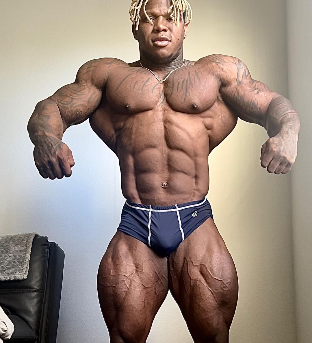 Tonio Burton