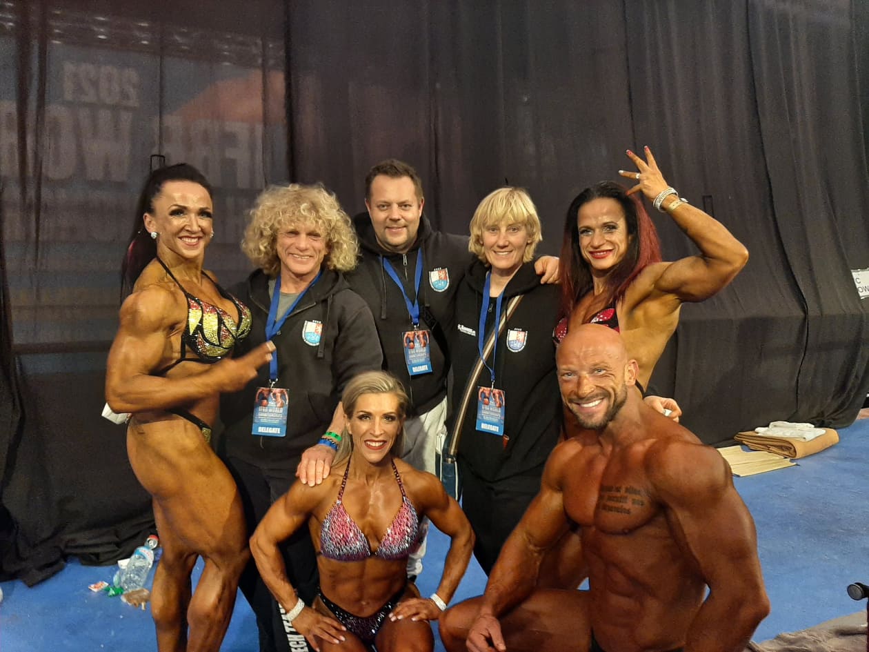 Milena Koudelkov�, Jana Ludmila Bendov�, Martin Novotn�, Zdena Raz�mov�, Lucie Jake�ov�, Veronika Vojt�kov�, Michal Krop��ek
