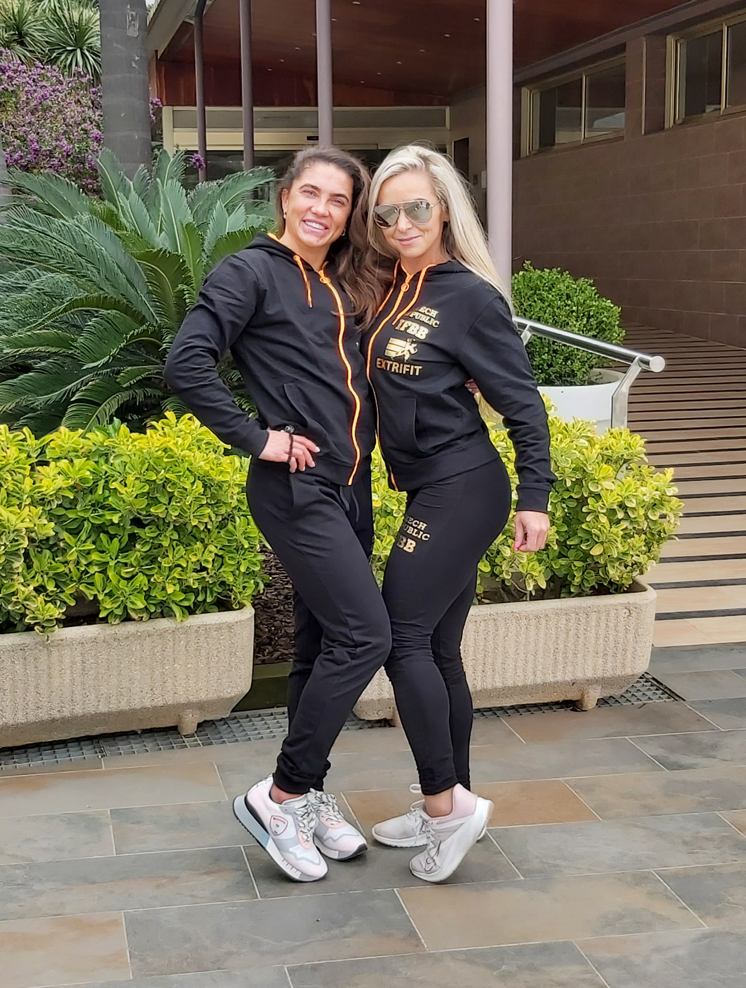 Nikol Mr�tn�, Olga Pr�zov�