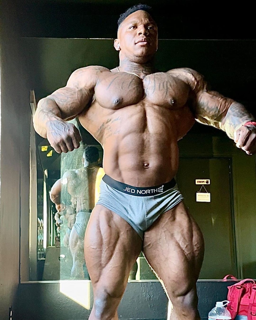 Tonio Burton