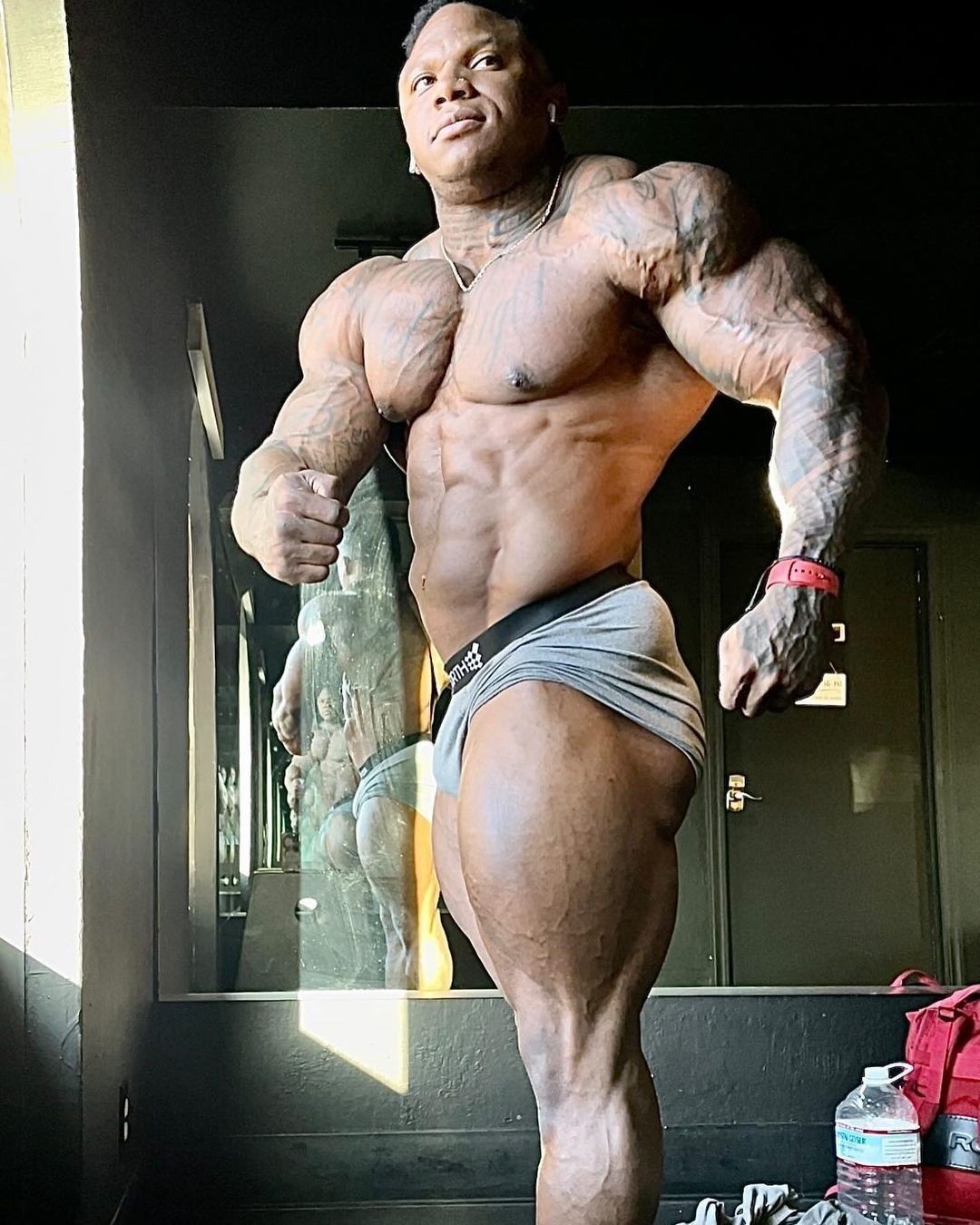 Tonio Burton