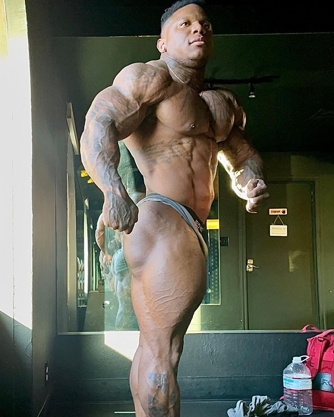 Tonio Burton