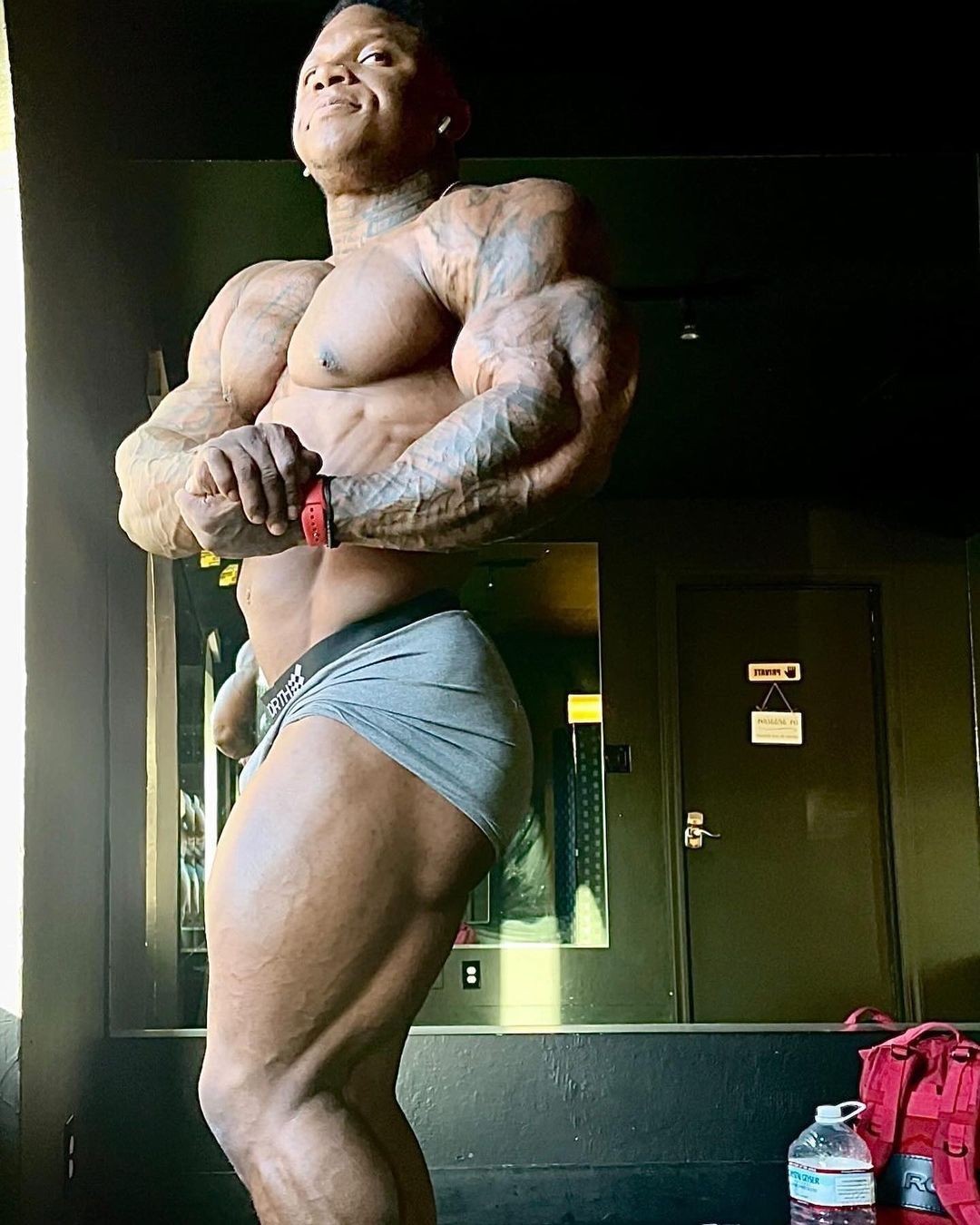 Tonio Burton