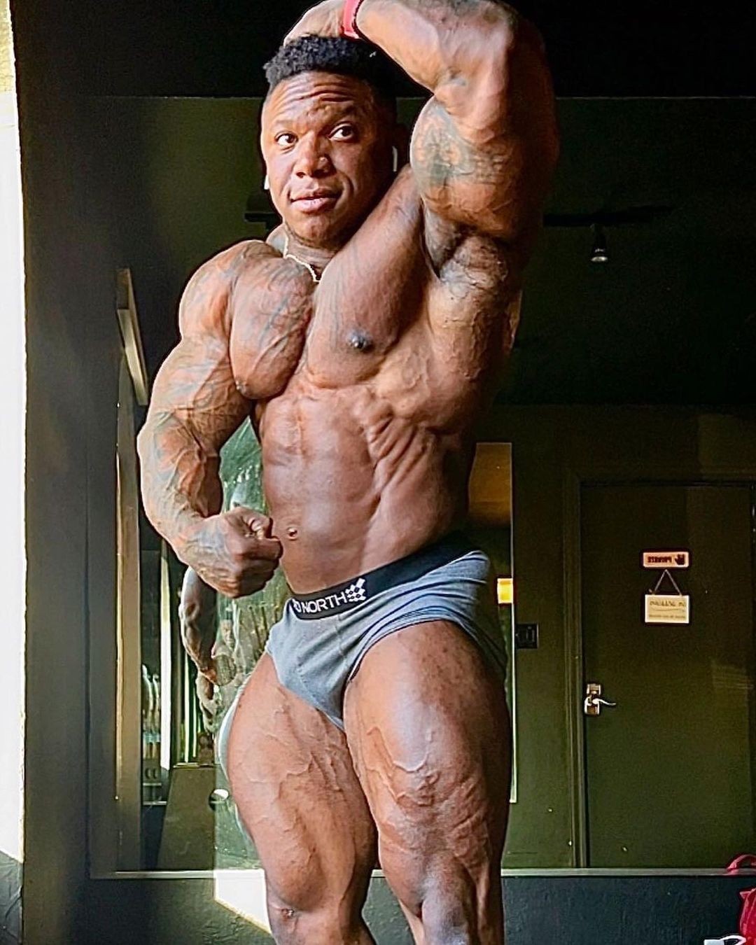 Tonio Burton