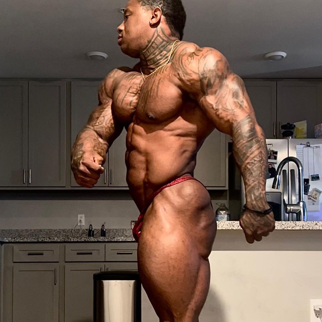 Tonio Burton