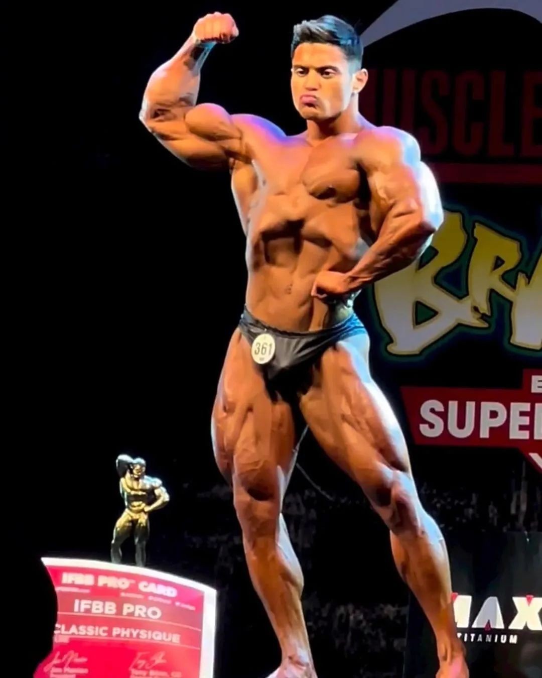 Kleber Flores�