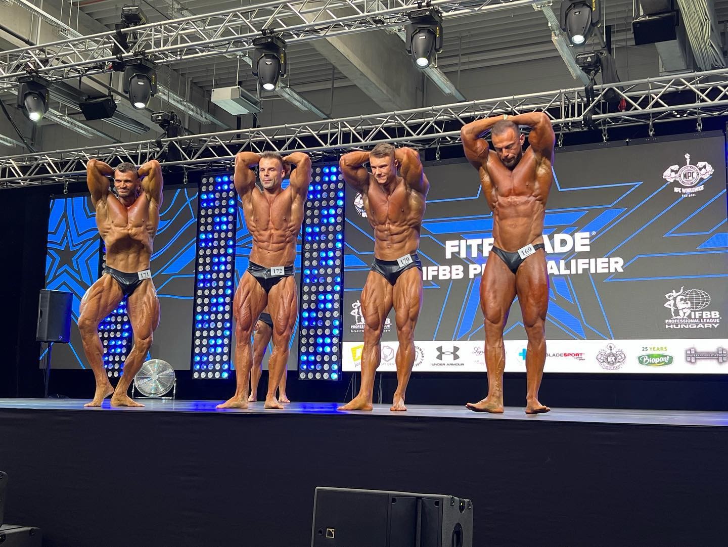 Jakub Kol�nek (druh� zprava)��