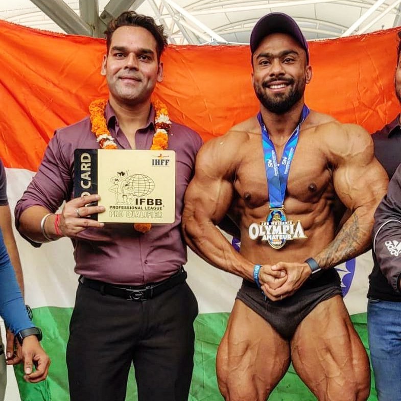 Mayank Raghav�