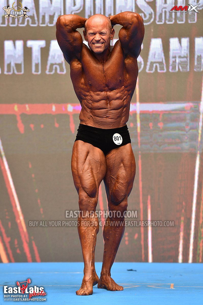  Zbyn�k Ceradsk� v classic physique masters od 45 do 49 let 